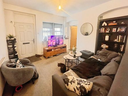 2 Bed Flat, Rosendale Road, SE21 - Photo 2