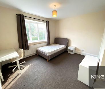 4 bedroom terraced house to rent - Photo 5