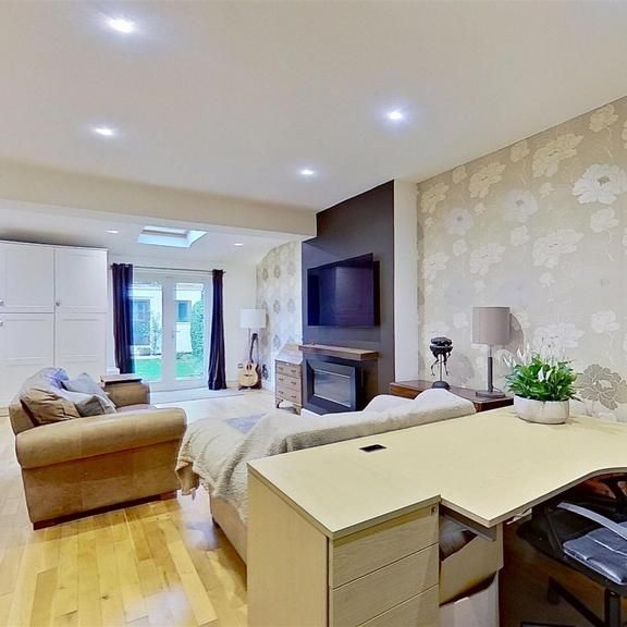 4 bedroom terraced house to rent - Photo 1