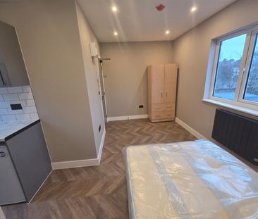 St. Pauls Road, Staines-Upon-Thames TW18, London - Photo 5