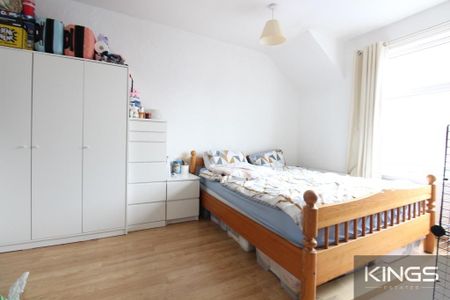 5 bedroom semi-detached house to rent - Photo 2