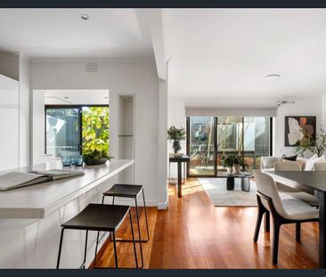 Contemporary Style and Spacious Living Opposite Lumley Gardens - Photo 1