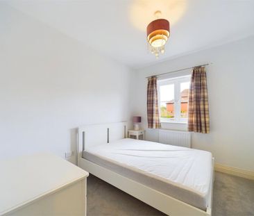 3 bedroom semi-detached house to rent - Photo 3