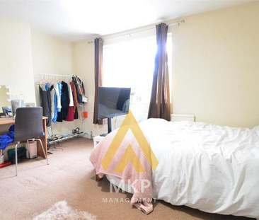 4 bedroom terraced house to rent - Photo 5