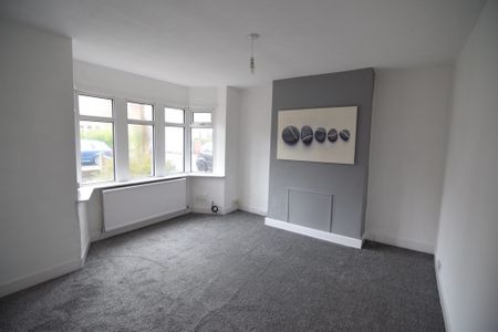 To Let 3 Bed Semi-Detached House - Photo 2