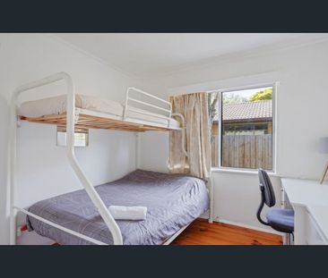 THE HEART OF COWES - Easy Living in a Central Location - Photo 5