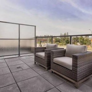 ONE MONTH FREE Pet Friendly Cloverdale Modern Living! 1B+Den 600+ sqft - Photo 1