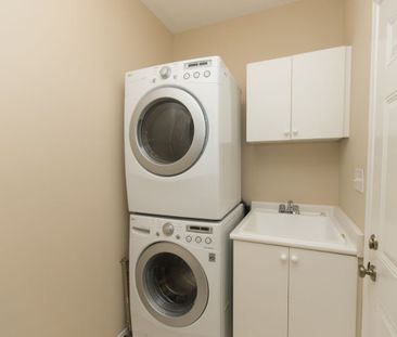 For Lease - 3053 Janice Drive, Oakville, Ontario - Photo 3