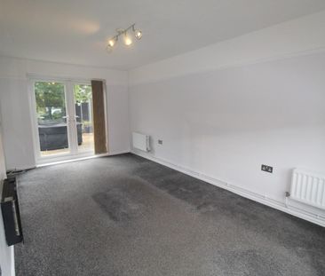 3 bedroom House To Let Total Size: 1442 SQ FT - Photo 2