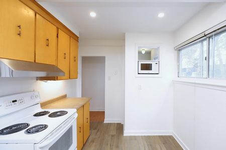 For Lease - 100 George Henry Boulevard Unit# 2, Toronto, Ontario - Photo 2