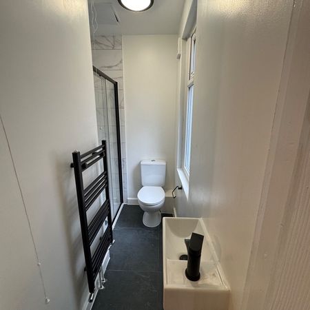 Bedsit, Ladbroke Grove / White City, W10 - Photo 3