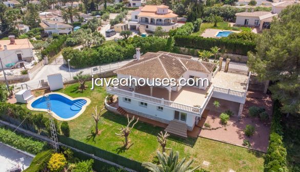 Villa in Jávea, for rent - Photo 1