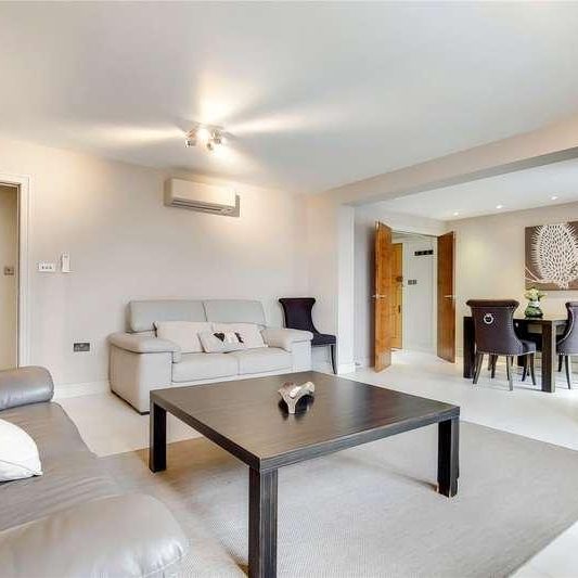 St. Johns Wood Park, London, NW8 - Photo 1