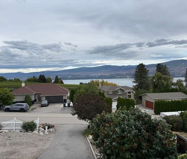 Spacious Lakeview Heights Home with Private Yard - Photo 3