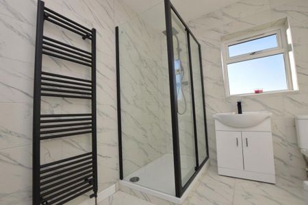 2 bedroom terraced house to rent - Photo 3