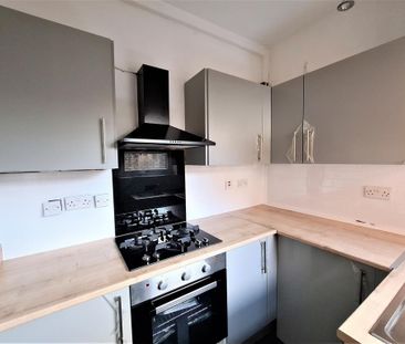 2 bedroom end of terrace house to rent - Photo 4