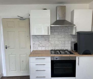 Bedroom Semi Detached House In Winton, BH9 - Photo 1
