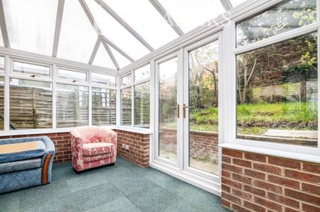 3 bedroom terraced house to rent - Photo 3