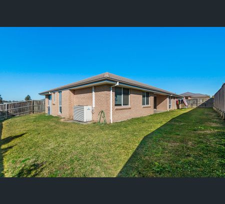 29 Teal Street, Aberglasslyn, NSW 2320 - Photo 5
