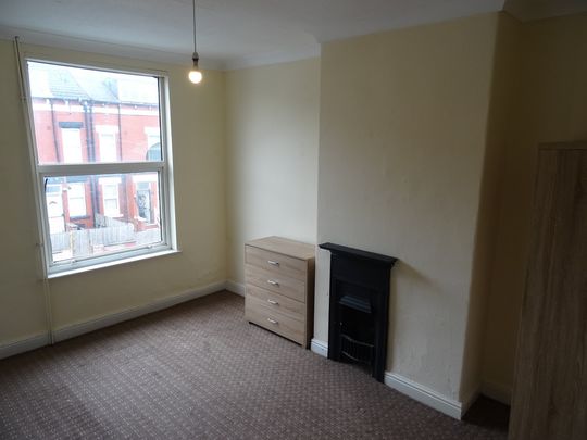 Hudson Grove, Harehills, LS9 6EN - Photo 1