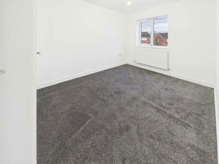 3 bedroom semi-detached house to rent - Photo 3