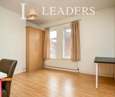 3 bedroom house to rent Charles Street, Loughborough, LE11 - Photo 2