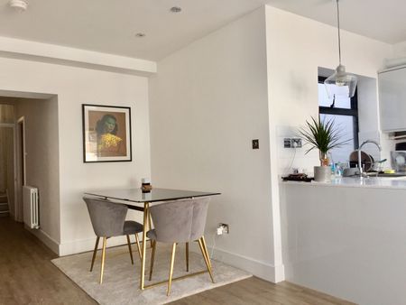 2 Bed Flat, London, SW12 - Photo 4