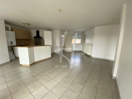 Location Appartement 4 pièces 92m² LONGEVILLE LES METZ 57050 - Photo 3