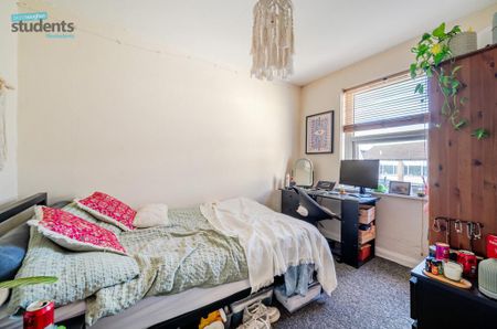 3 bedroom end of terrace house to rent - Photo 4