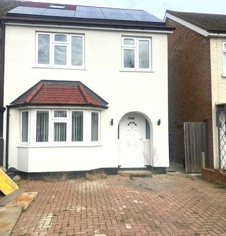 6 bedroom property to rent - Photo 4