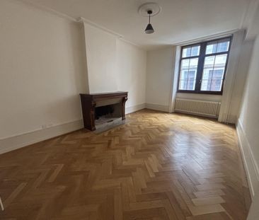 Charmant 2,5 Pièces en Vieille Ville - à louer rapidement - Photo 1