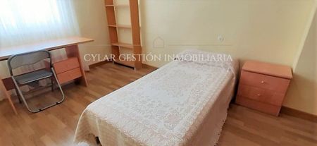 Piso de alquiler en Asturias, Carmelitas - Photo 5