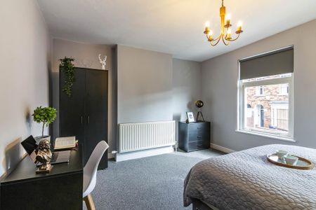 5 bedroom terraced house to rent - Photo 5