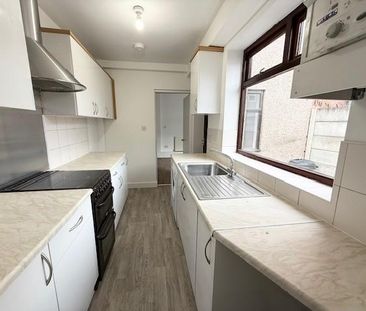 3 bedroom terraced house to rent - Photo 6