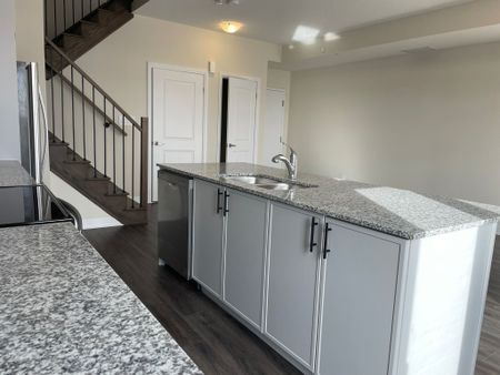 For Lease - 1581 Rose Way Unit# 414, Milton, Ontario - Photo 3