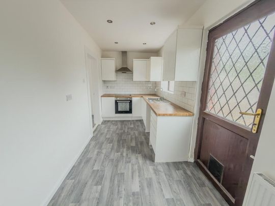 2 bedroom terraced house to rent - Photo 1