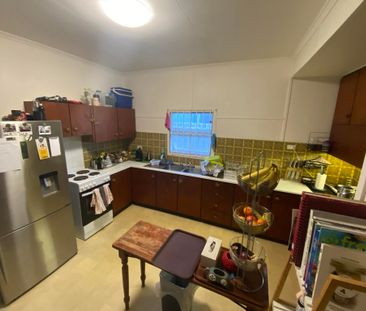 Greenslopes - Photo 4