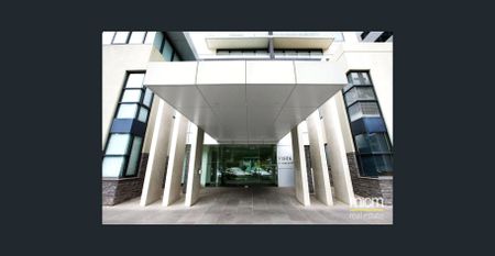 Bright & Spacious Furnished 2-Bedroom Apartment in a Prime South Melbourne Location - Photo 4