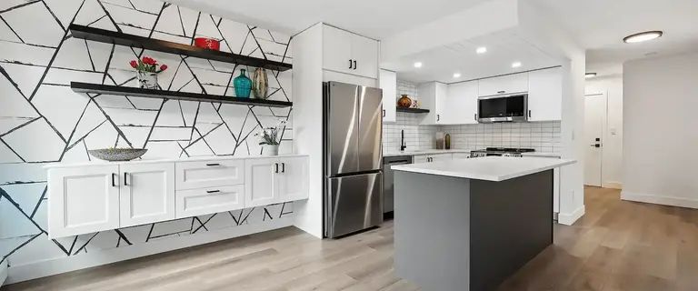 Walkable, newly renovated 2 bedroom in Beltline with two parking spots | 305 - 1208 14 Ave SW, Calgary - Photo 1