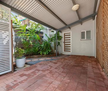 12/15-17 Vallely Street, Freshwater. - Photo 2