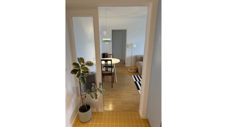 2½ Zimmer-Wohnung in Zug, möbliert, auf Zeit - Photo 3