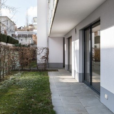 FAMILIENWOHNUNG IM GRÜNEN - Photo 1