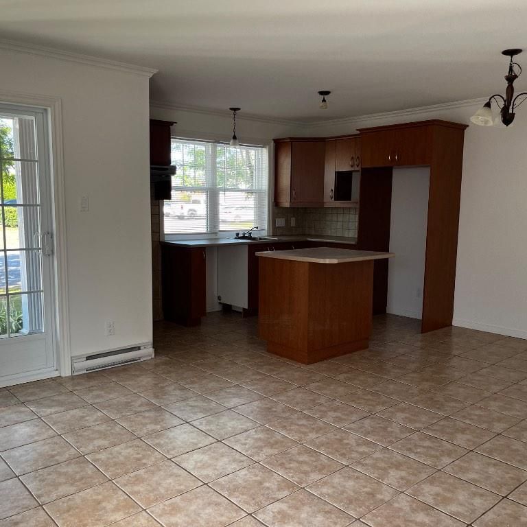 3½ de finition supérieure pour personne seule semi-retraité, retraité - Photo 1