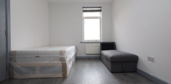 Studio Flat, Engleheart Road, SE6 - Photo 2