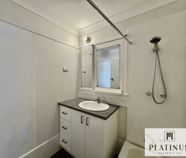 Spacious 3-Bedroom Family Home in Withers - Photo 6