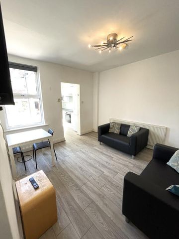 4 bedroom house share to rent - Photo 2