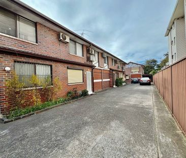 2/28 Hill Street, Cabramatta NSW - Photo 4