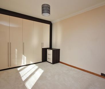 2 bedroom end of terrace house to rent - Photo 2