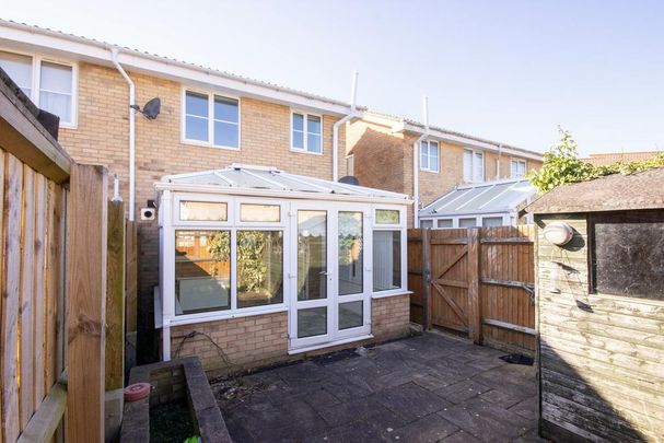 2 bedroom end of terrace house to rent - Photo 1