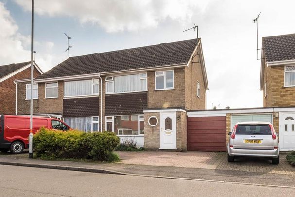 3 bedroom semi-detached house to rent - Photo 1